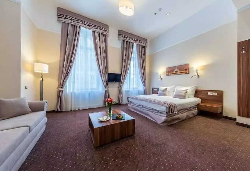 سوییت جونیور, President Budapest, Affiliated by Meliá
