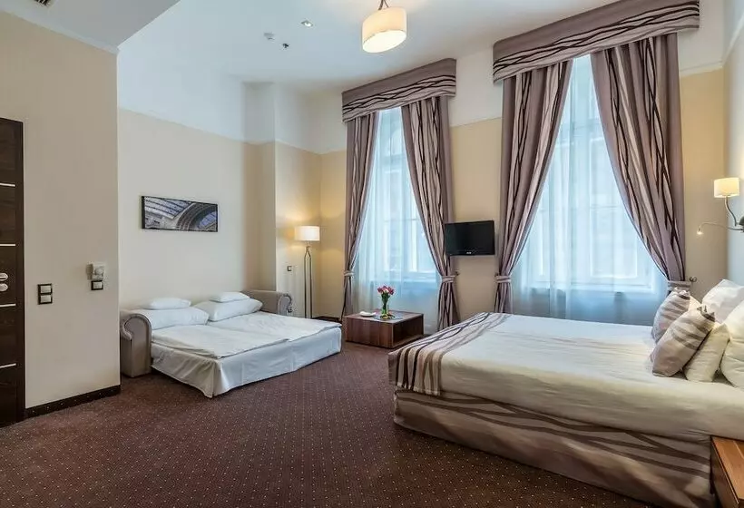 سوییت جونیور, President Budapest, Affiliated by Meliá