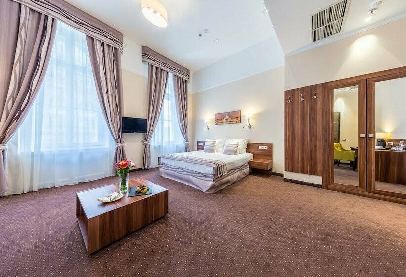 جناح جونيور, President