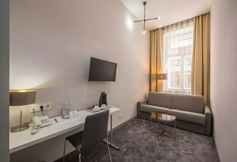 سوییت جونیور, President Budapest, Affiliated by Meliá