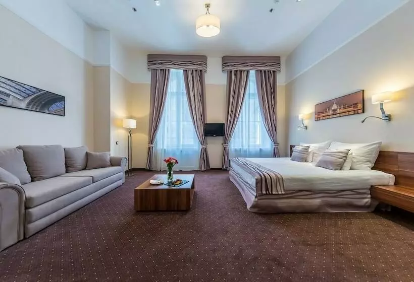 سوییت جونیور, President Budapest, Affiliated by Meliá