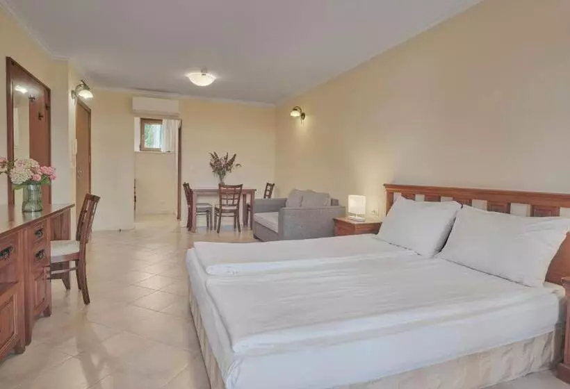 استودیو استاندارد با چشم‌انداز پارک, Santa Marina Holiday Village
