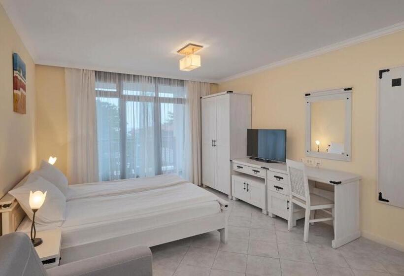 Студия Стандарт Вид на Море, Santa Marina Holiday Village