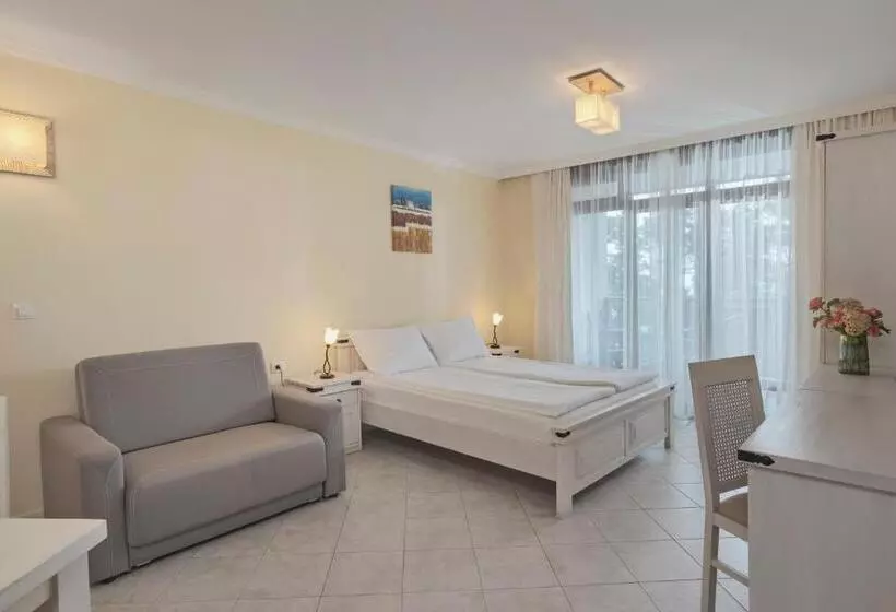 استودیوی استاندارد با چشم‌انداز دریا, Santa Marina Holiday Village