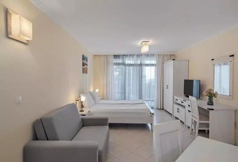 استودیوی استاندارد با چشم‌انداز دریا, Santa Marina Holiday Village