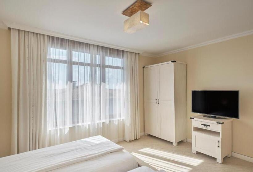 Апартаменты 2 Спальни Вид на Море, Santa Marina Holiday Village