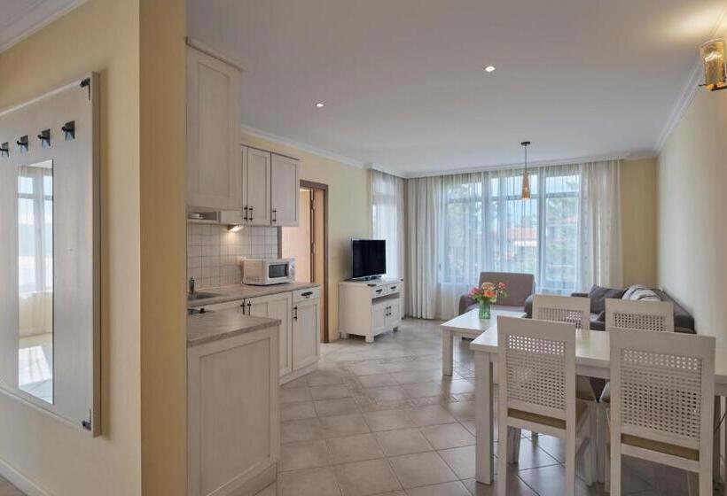 Апартаменты 2 Спальни Вид на Море, Santa Marina Holiday Village