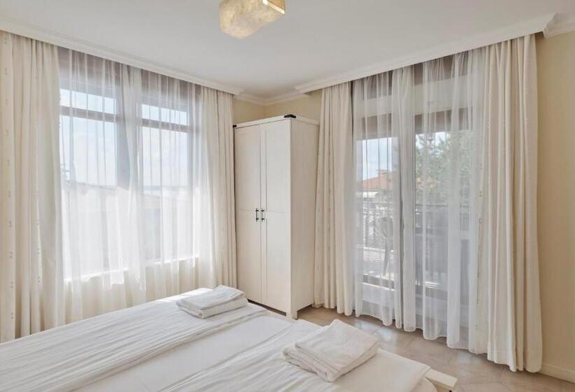 Апартаменты 2 Спальни Вид на Море, Santa Marina Holiday Village