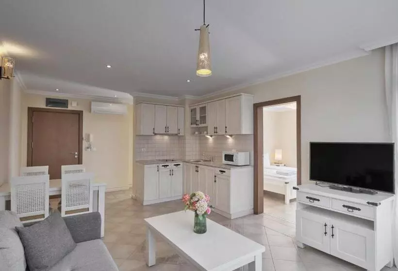 آپارتمان 2 خوابه با چشم‌انداز دریا, Santa Marina Holiday Village