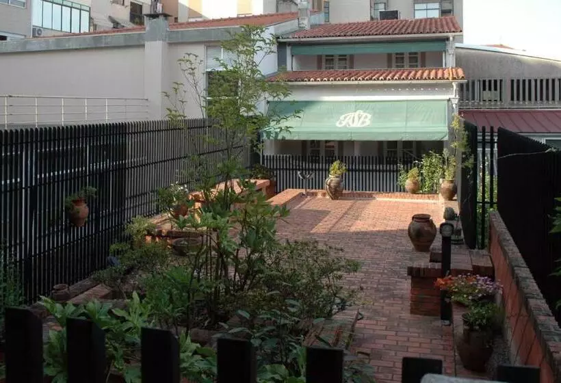 اتاق استاندارد یک نفره, Senhora A Branca