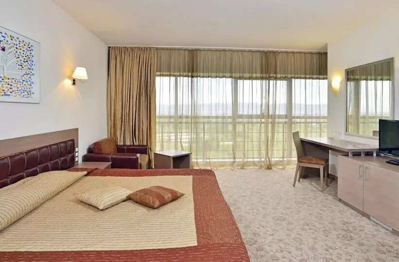 اتاق استاندارد با چشم‌انداز پارک, Sol Nessebar Palace All Inclusive