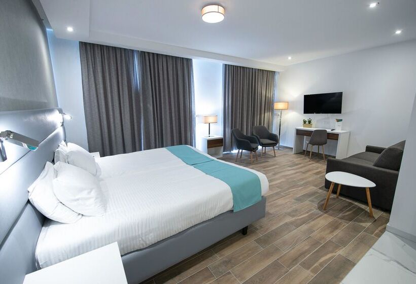 سوییت لوکس, Solana Hotel & Spa