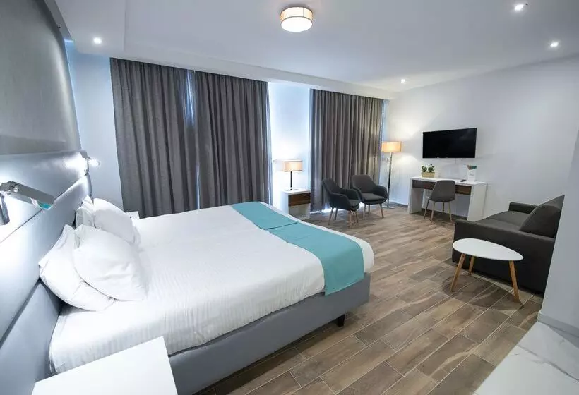 سوییت لوکس, Solana Hotel & Spa