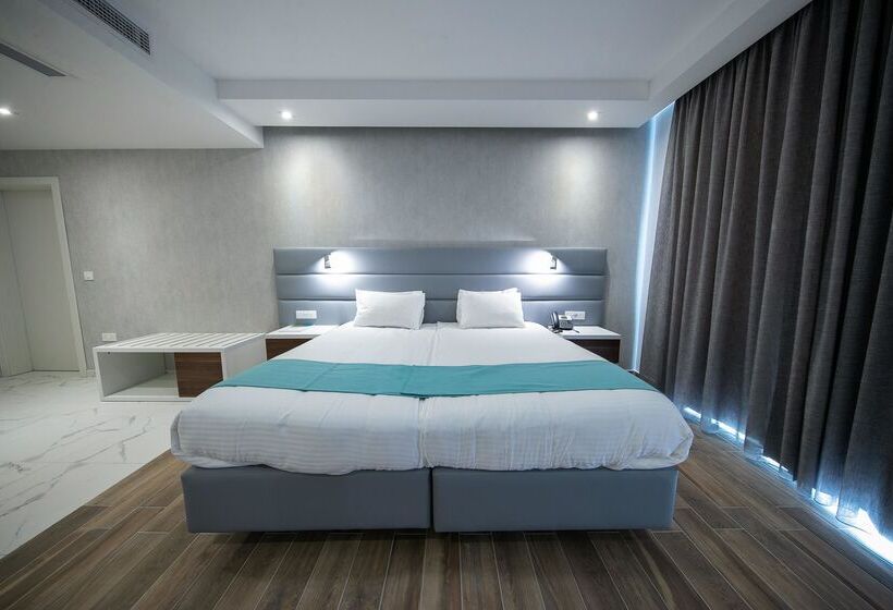 سوییت لوکس, Solana Hotel & Spa