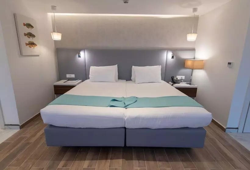 سوییت لوکس, Solana Hotel & Spa