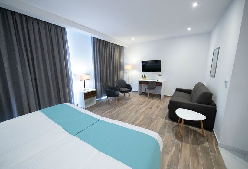 سوییت لوکس, Solana Hotel & Spa