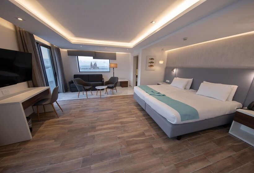 سوییت لوکس, Solana Hotel & Spa