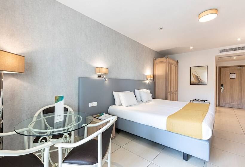 سوییت جونیور, Solana Hotel & Spa