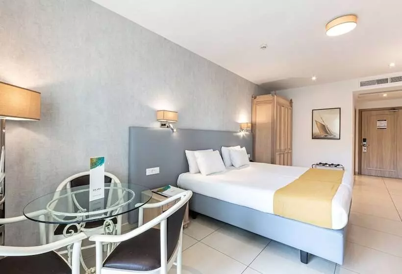 سوییت جونیور, Solana Hotel & Spa