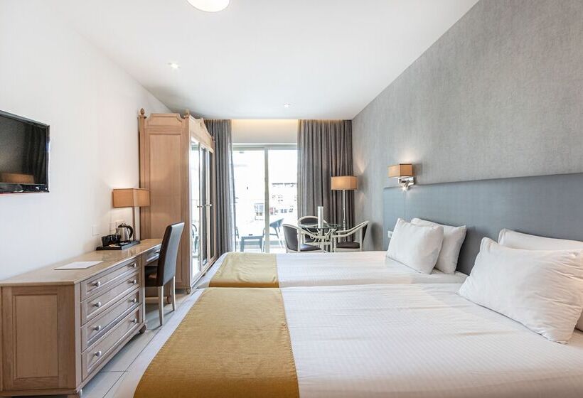 سوییت جونیور, Solana Hotel & Spa
