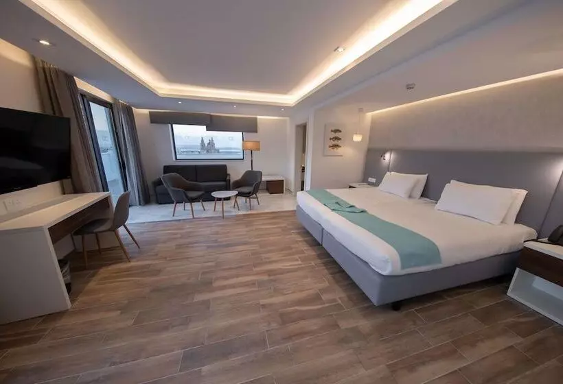 سوییت لوکس, Solana Hotel & Spa