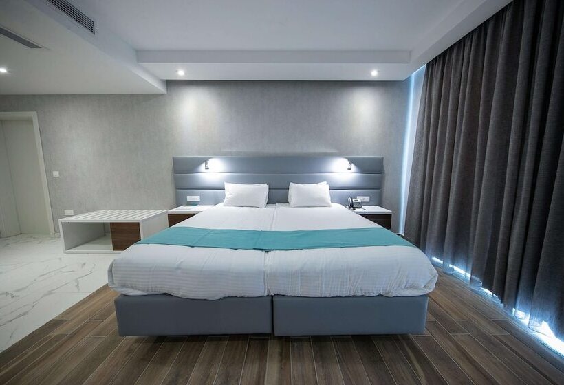 سوییت لوکس, Solana Hotel & Spa