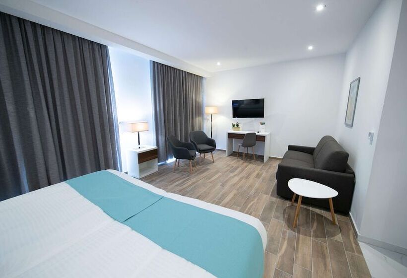 سوییت لوکس, Solana Hotel & Spa