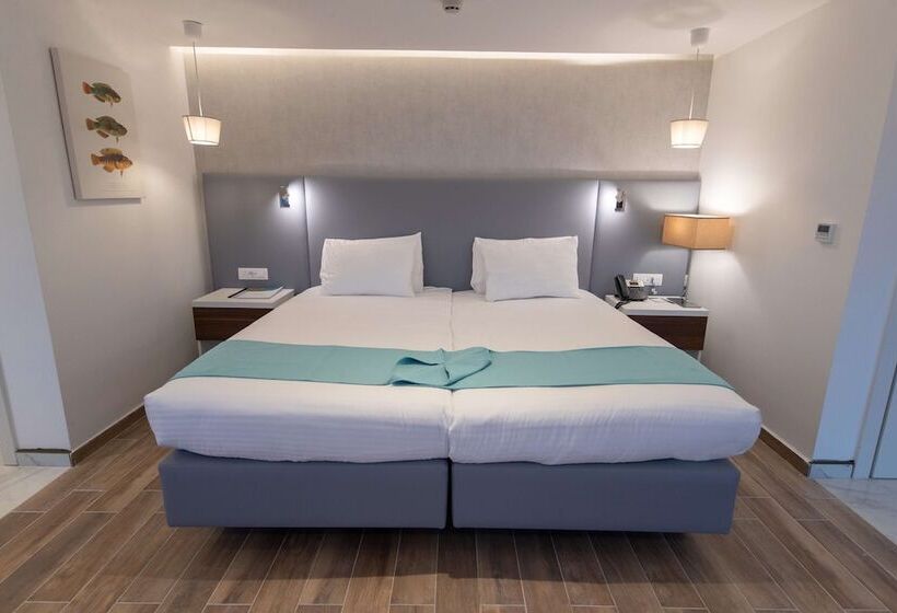 سوییت لوکس, Solana Hotel & Spa