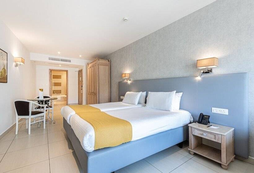استودیوی استاندارد, Solana Hotel & Spa