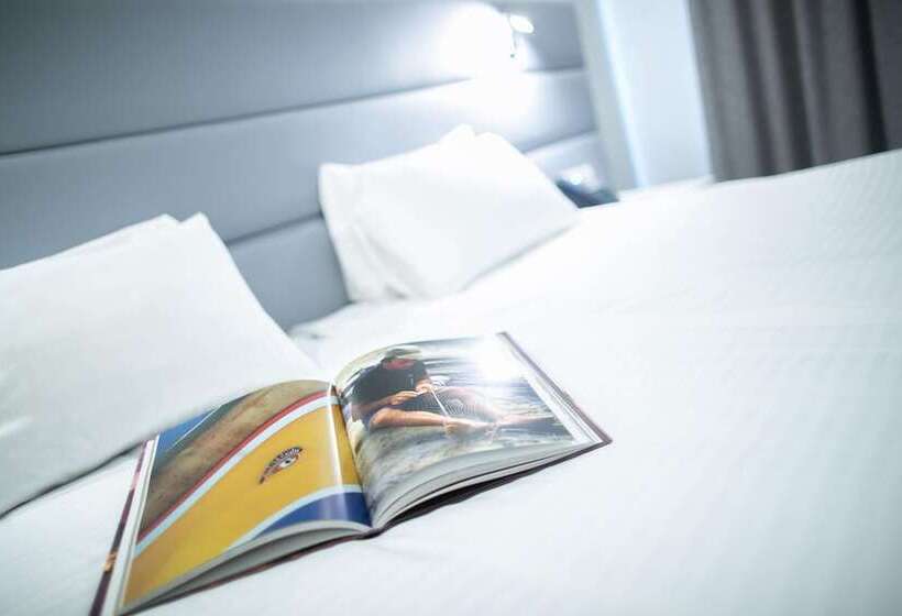 سوییت لوکس, Solana Hotel & Spa