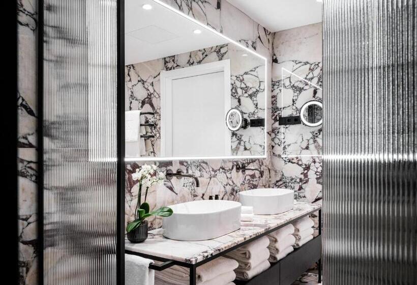 سوئیت با بالکن, The Amauris Vienna   Relais & Châteaux