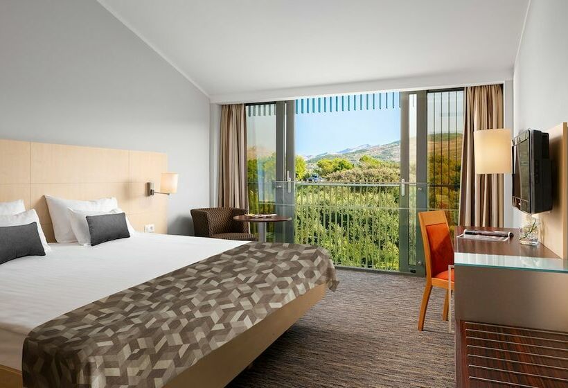 Классический Номер, Valamar Lacroma