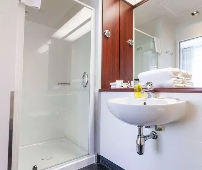 استودیوی استاندارد, Quest Invercargill Serviced Apartments