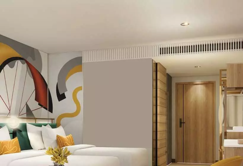 اتاق استاندارد با چشم‌انداز استخر, M Social Hotel Phuket