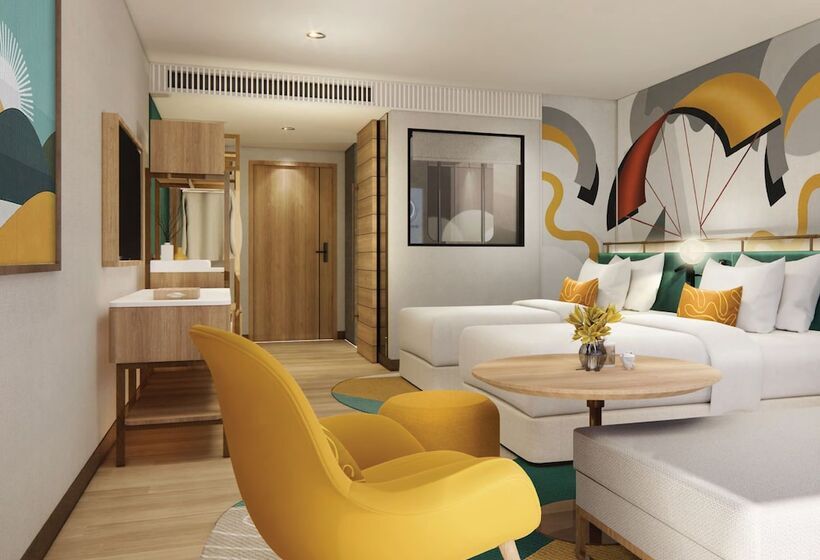 غرفة قياسية مطلّة علي حمام السباحة, M Social Hotel Phuket