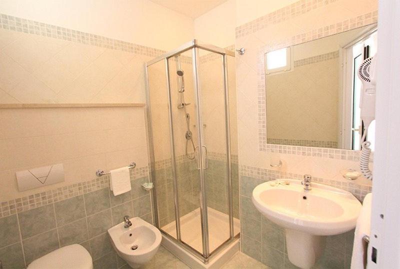 اتاق استاندارد با بالکن و چشم‌انداز دریا, Baltic