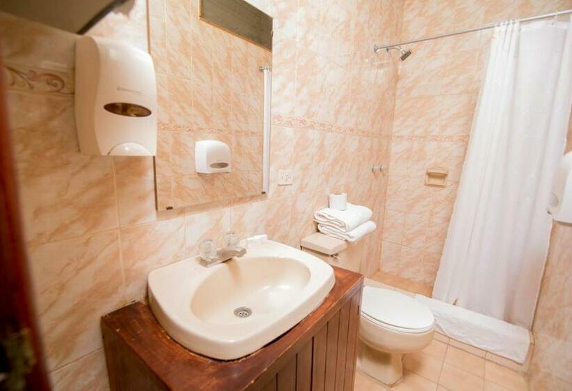 اتاق اکونومی, La Siesta