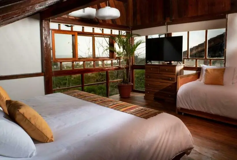 اتاق سوپریور چهار تخته, Casa Olonche