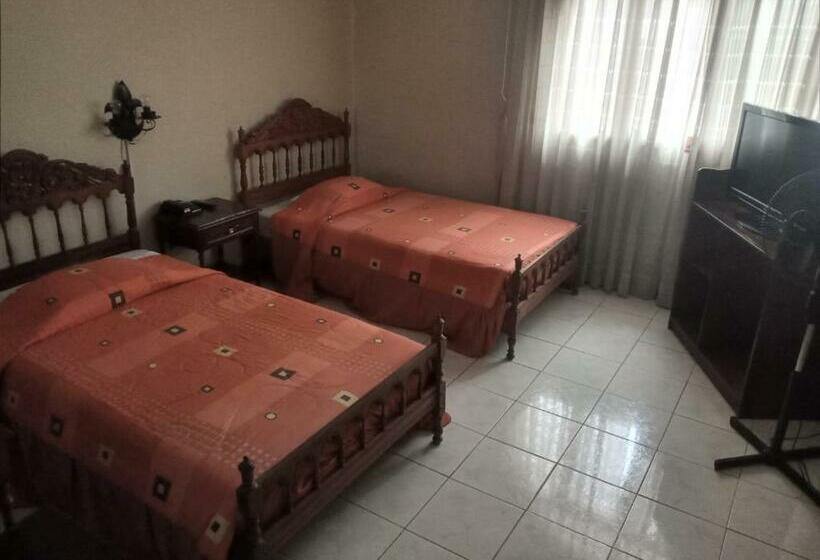 اتاق اکونومی, La Siesta