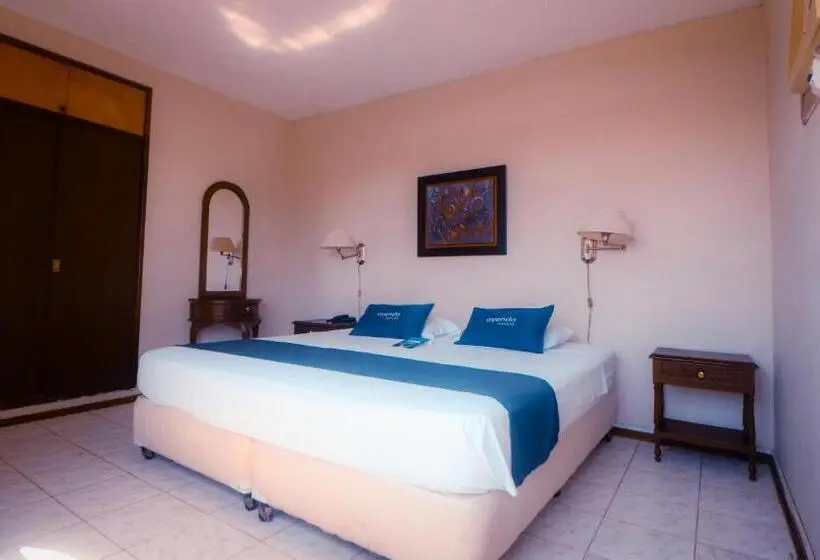 سوییت, La Siesta