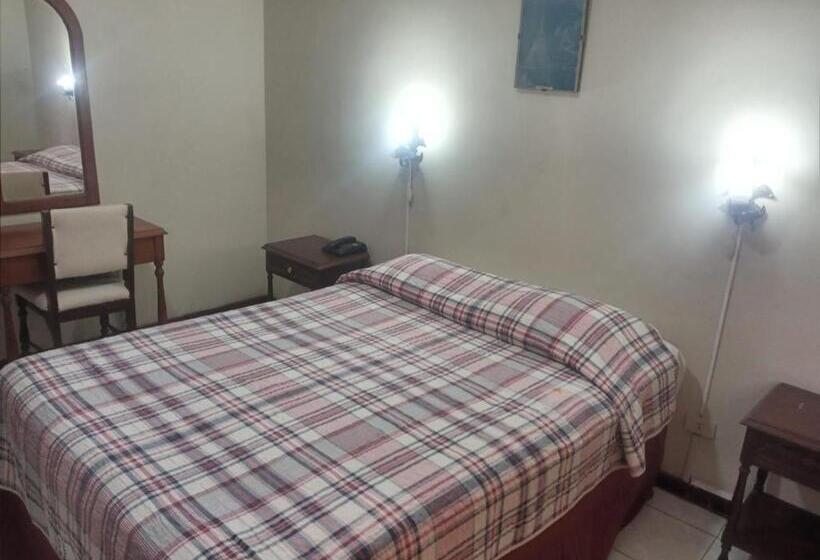 اتاق لوکس, La Siesta