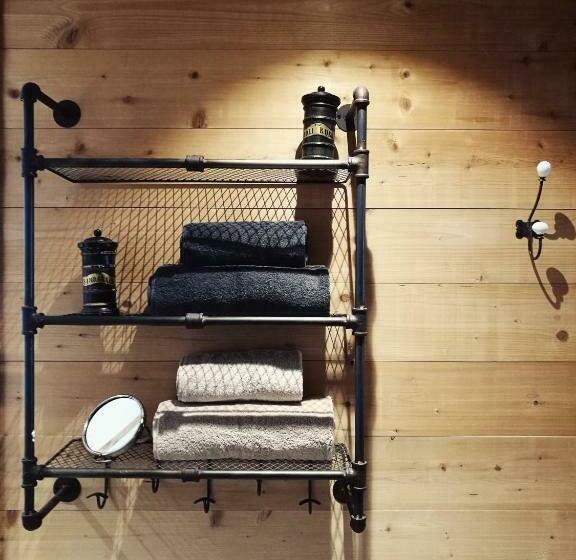 디럭스 룸, Un R De Mémises