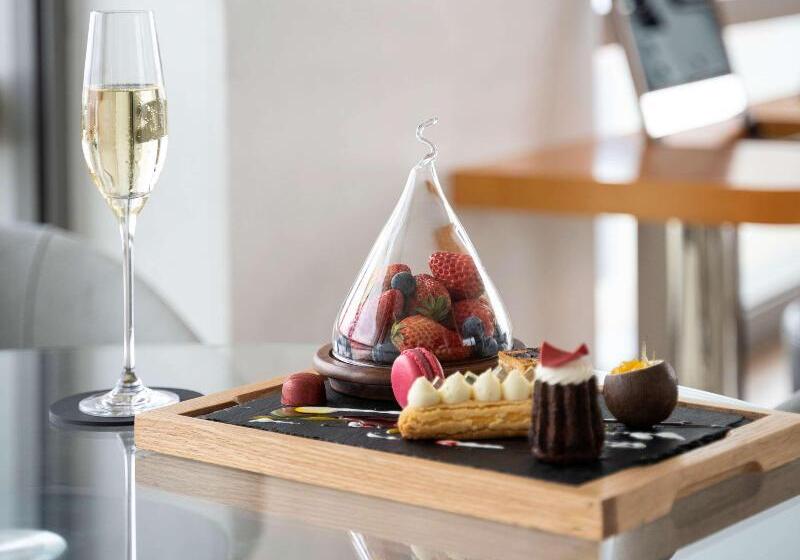 غرفة بريميوم مطلّة علي البحر, Sofitel Haikou