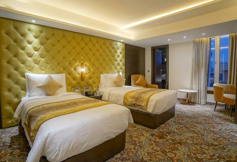 高级大房间, The Kabo