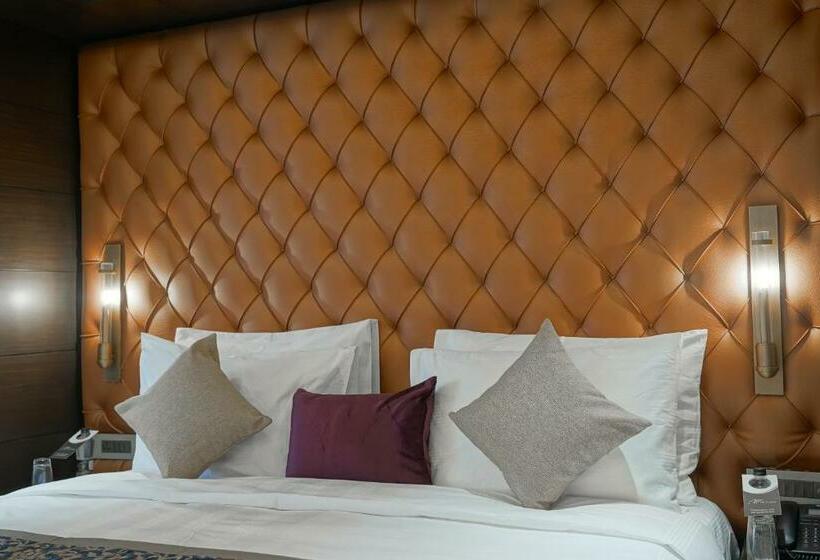 高级大房间, The Kabo