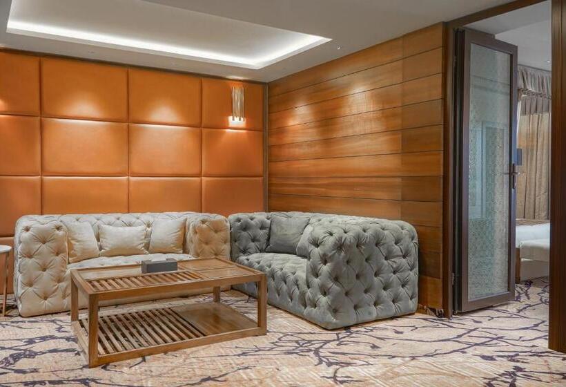 行政套房, The Kabo