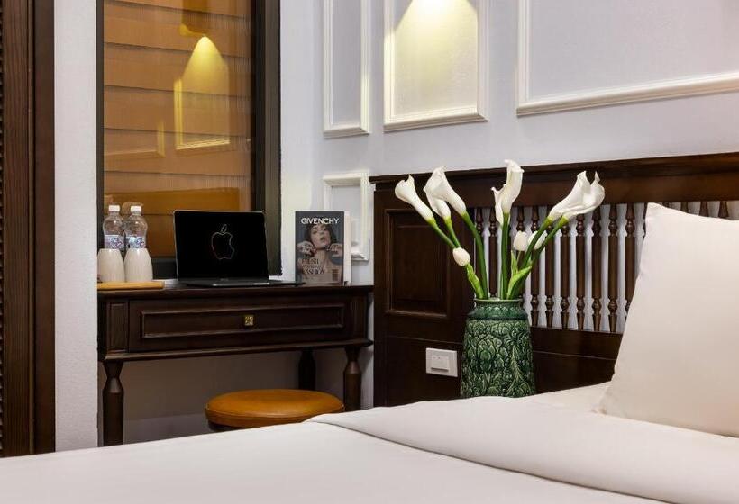 高级大房间, Paddy