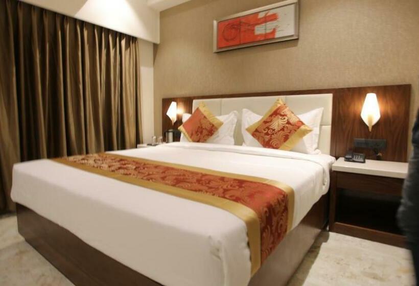 Quarto Estandar Vista Montanha, The Grand, Chittorgarh