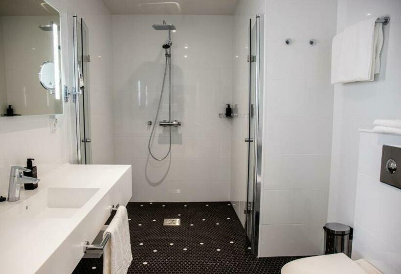 סוויטת ג'וניור, Matts