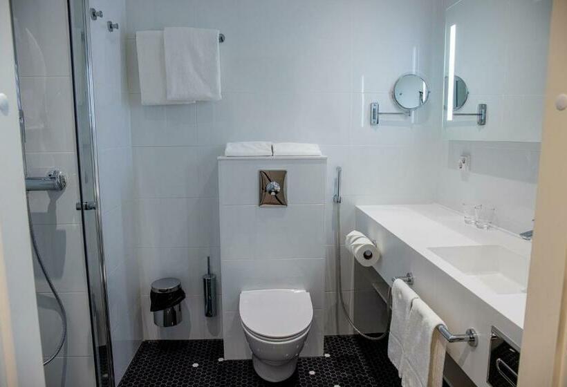 חדר סופריור, Matts